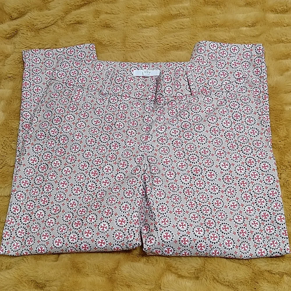 LOFT Cropped Pants - Picture 6 of 14